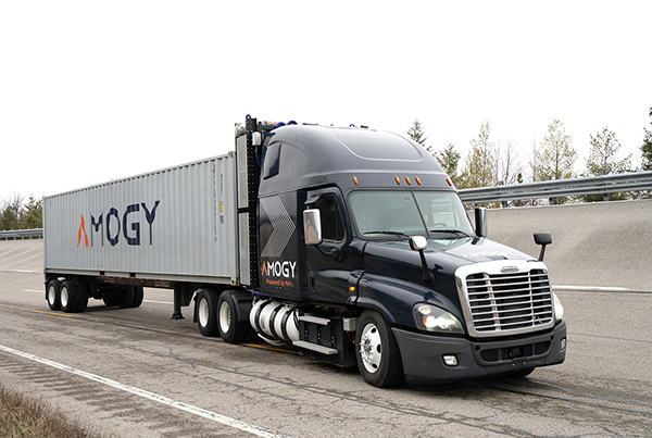 ◇Amogy가 암모니아 기반 수소 연료전지 시스템을 적용해 실증실험한 대형 트럭(사진 제공=SK이노베이션)